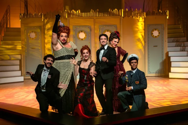 Fenômeno mundial, ‘Titanique – O Musical’ está em cartaz no Teatro Sabesp Frei Caneca
