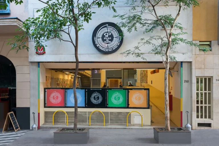 SP Escola de Teatro vira faculdade de artes cênicas em 2026 e mantém curso 100% gratuito