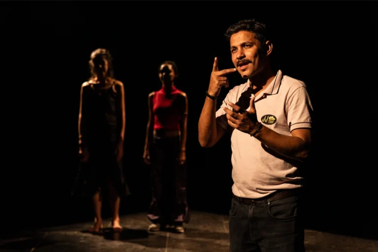 Masterclass aborda a dramaturgia do espetáculo premiado Língua, criado em português e libras