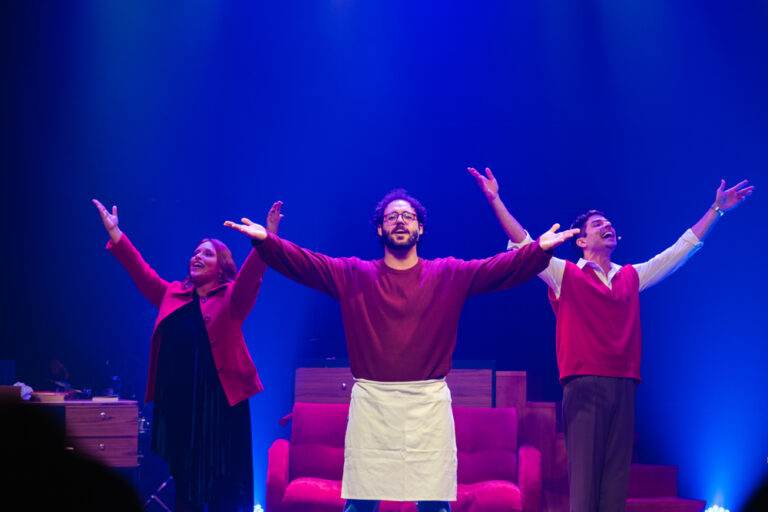 “tick, tick… BOOM!” chega a São Paulo em nova montagem brasileira
