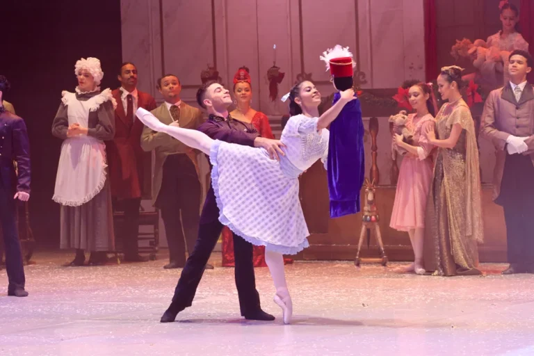 Clássico natalino da Cisne Negro Cia de Dança estreia em dezembro no Teatro Santander