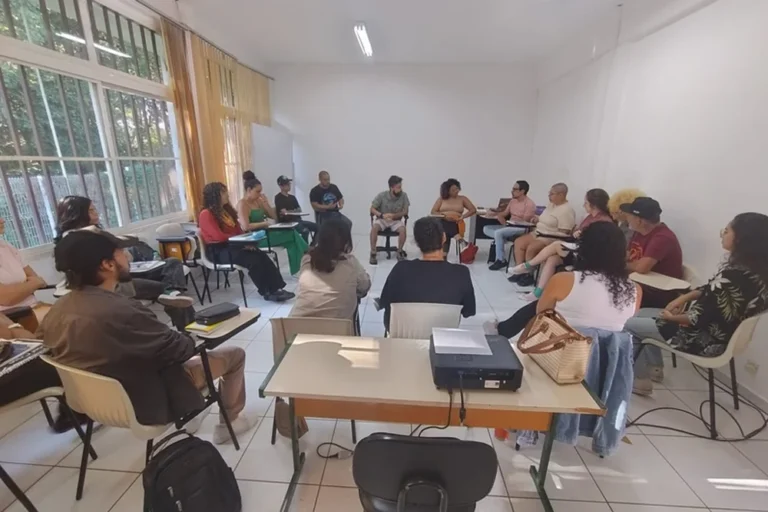 Treinamento de dramaturgia sonora com o músico João Milet Meirelles