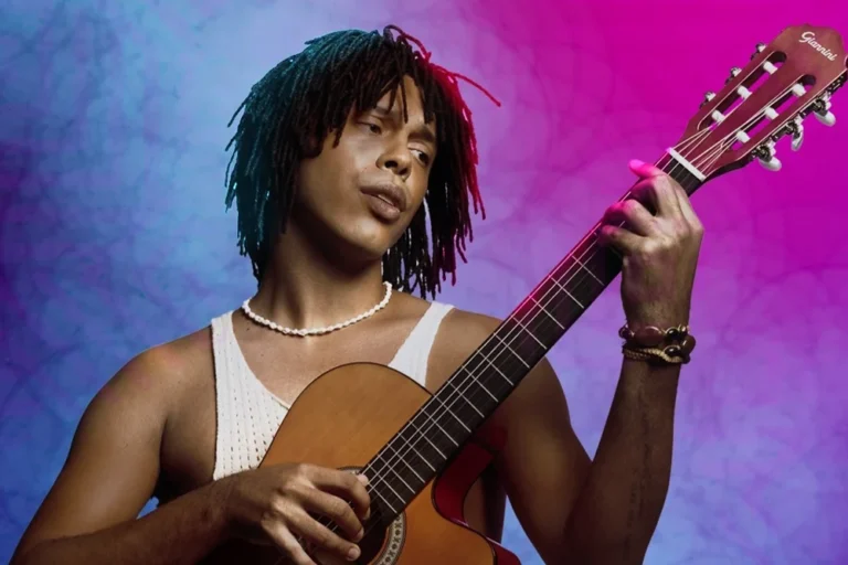 ‘Djavan – O Musical: Vidas pra Contar’ retorna para nova temporada em São Paulo, no Teatro Claro