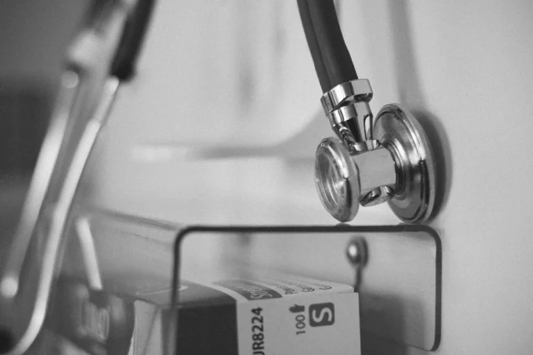 Teatro como ferramenta na formação de médicos mais humanos
